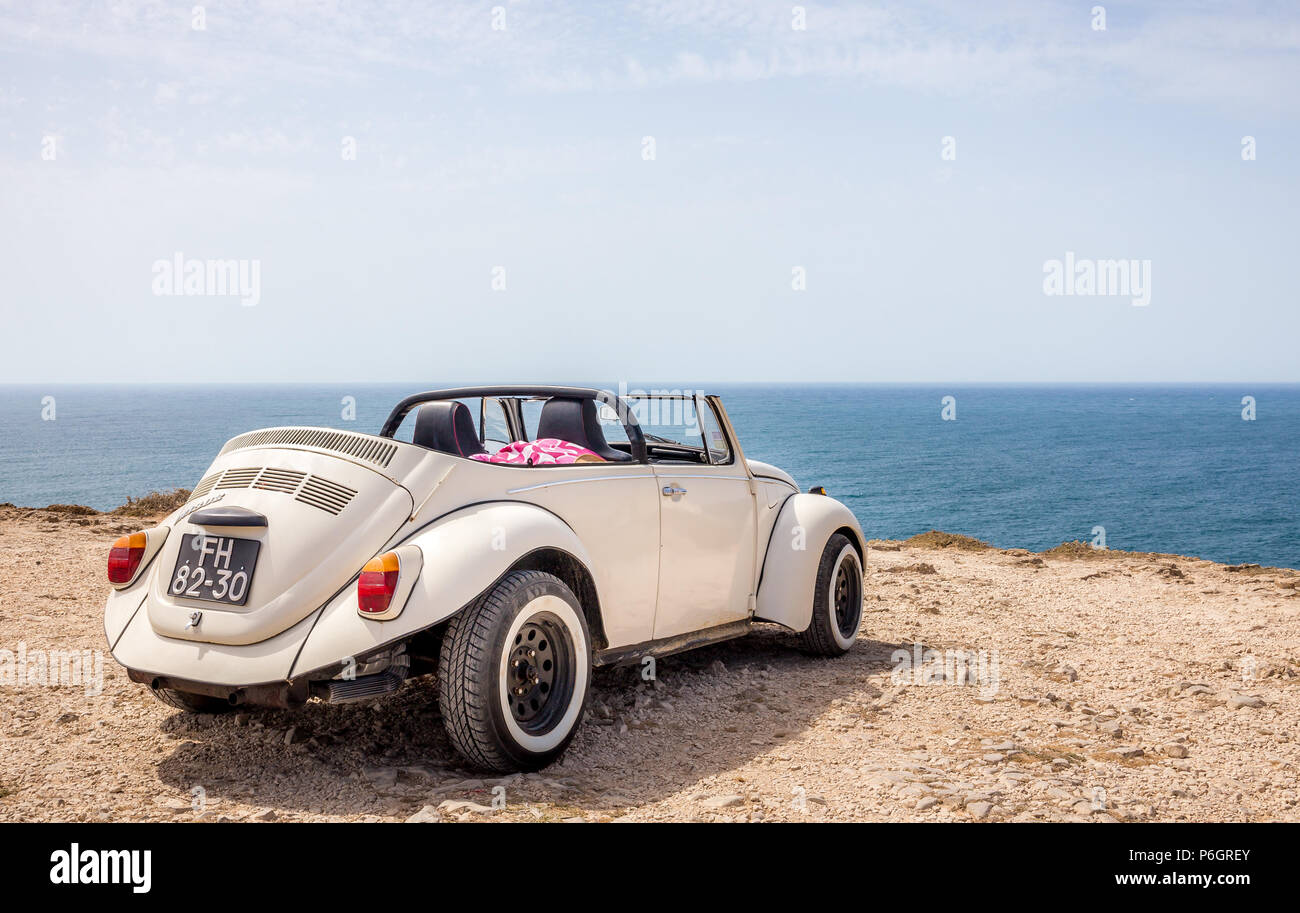 SAGRES PORTOGALLO - Agosto 26, 2016: Classic cabrio auto a Capo San Vincenzo in Portogallo Foto Stock