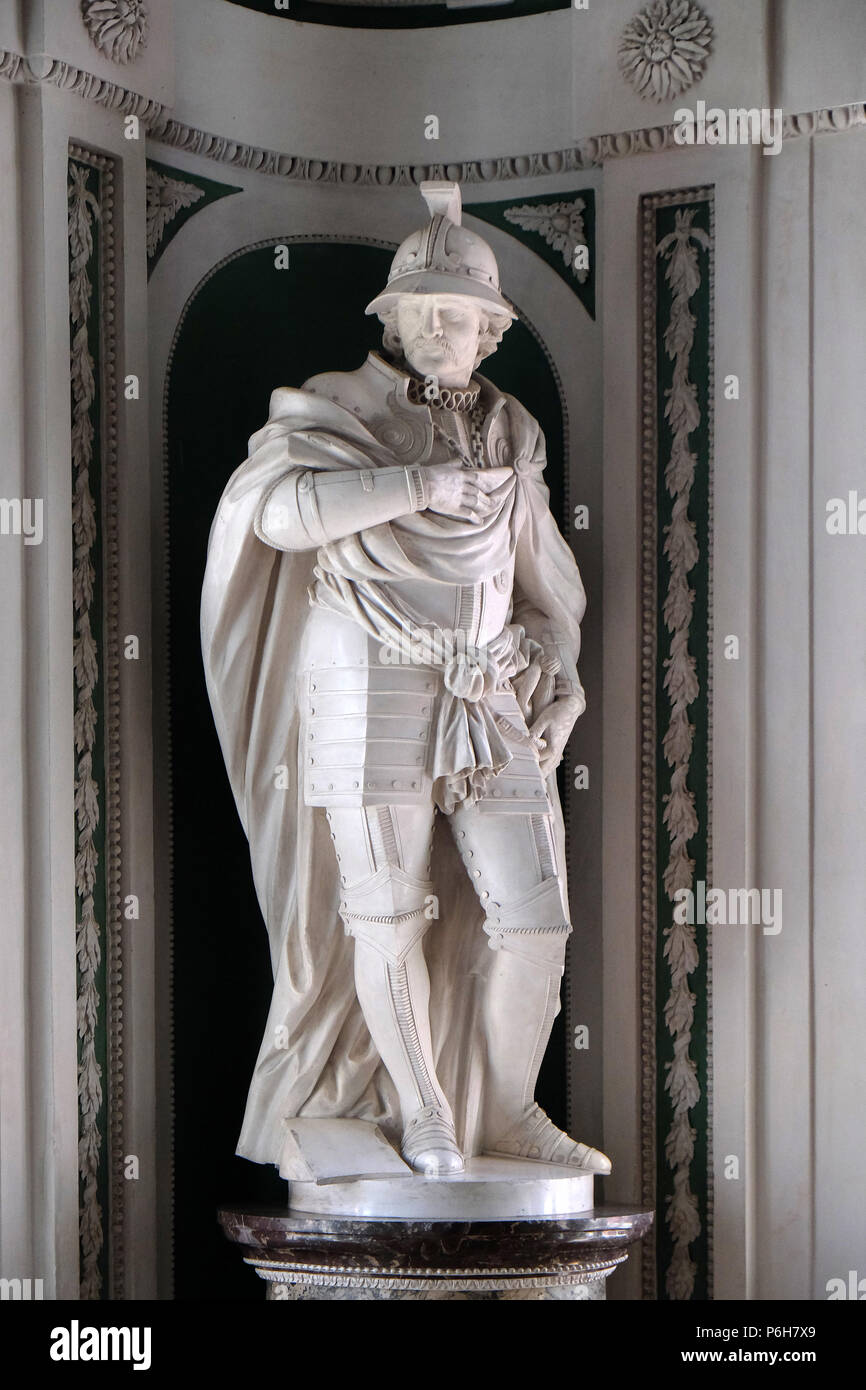 Le figure dei leggendari fondatori e patroni dell'abbazia, Sala Verde in Amorbach abbazia benedettina, Germania Foto Stock