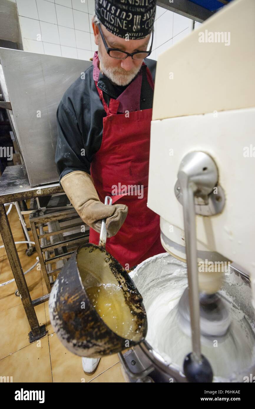 Montado del merengue, fabricacion fatto tutto artigianelmente de Quartos Embatumats, Jordi Cassasayas, bomboneria confiteria può Frasquet, Palma di Mallorca, Islas Baleares, España, Europa. Foto Stock