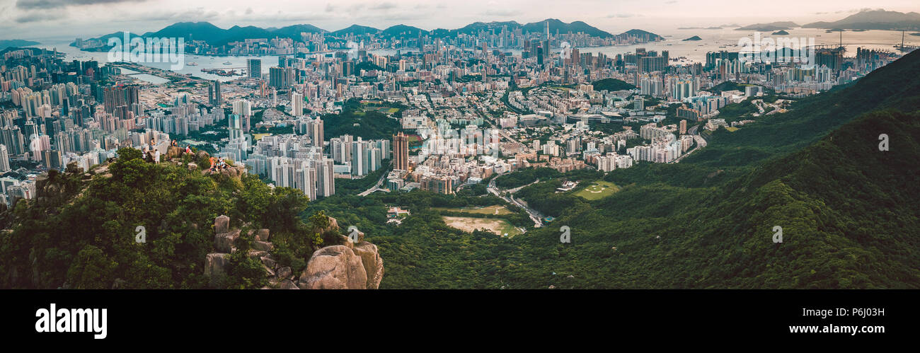 Vista aerea panorama di Hong Kong e Kowloon City Foto Stock