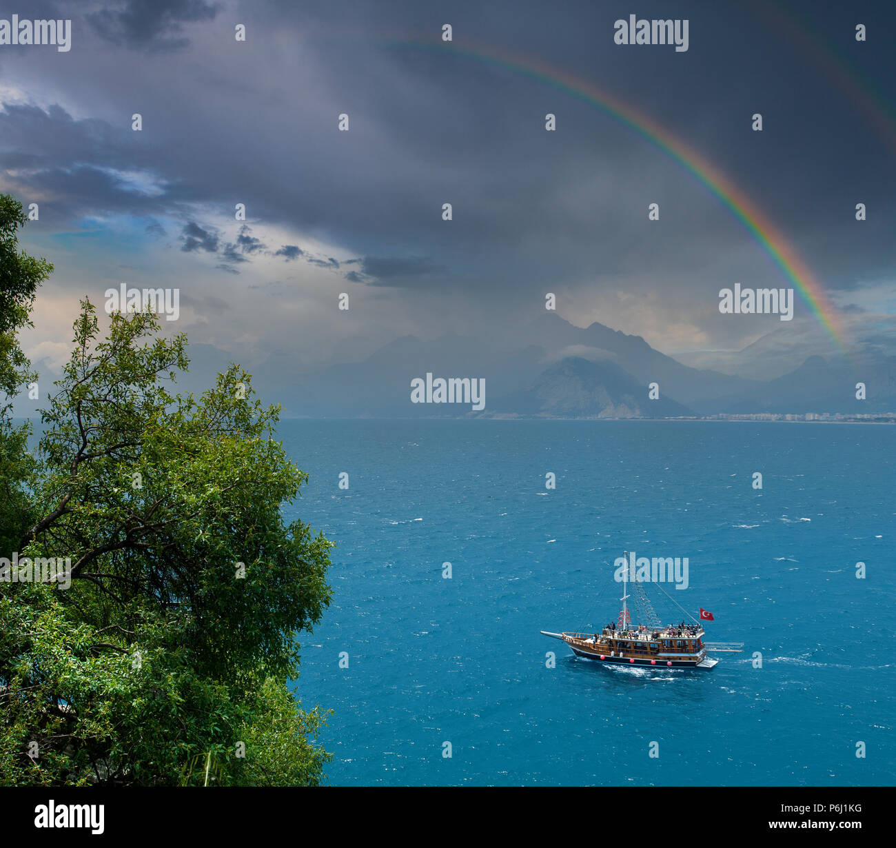 Drammatica arcobaleno e tour blu barche - Antalya - Turchia Foto Stock