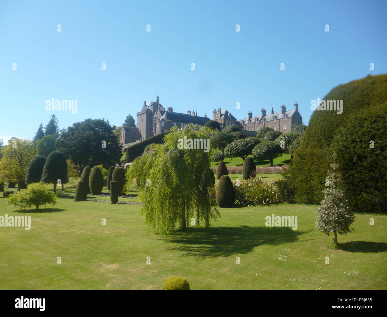 Drummond Castello e giardini formali, Creiff, Perthshire Foto Stock