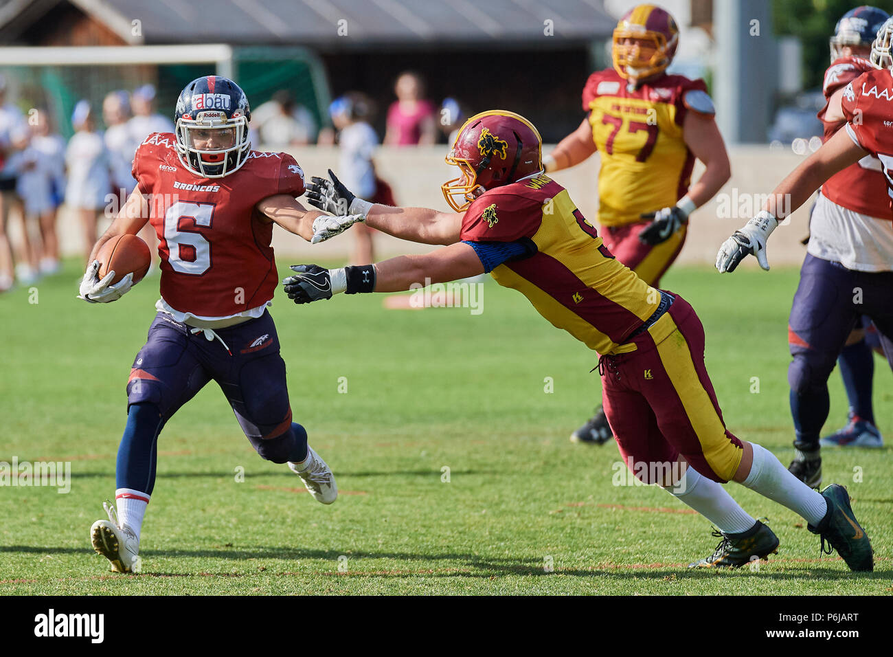 Coira, Svizzera. Il 30 giugno 2018. Erik Rageth durante il football americano Coppa Svizzera-gioco di gioco a Calanda Broncos vs. Winterthur Warriors. Credito: Rolf Simeone/Alamy Live News Foto Stock