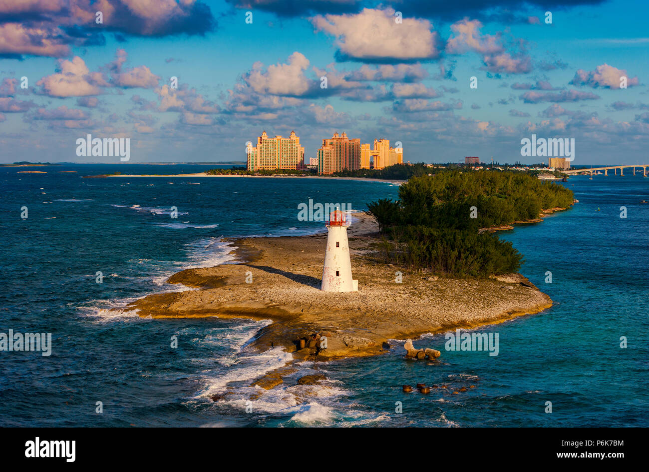 Faro su Paradise Island, Bahamas, Porto entrata a Nassau Foto Stock