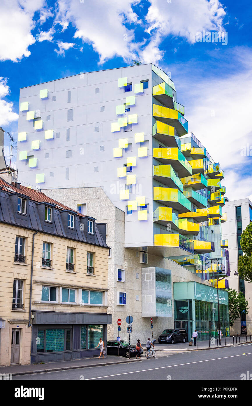 Costruzioni insolite con architettura moderna a Parigi, Francia Foto Stock