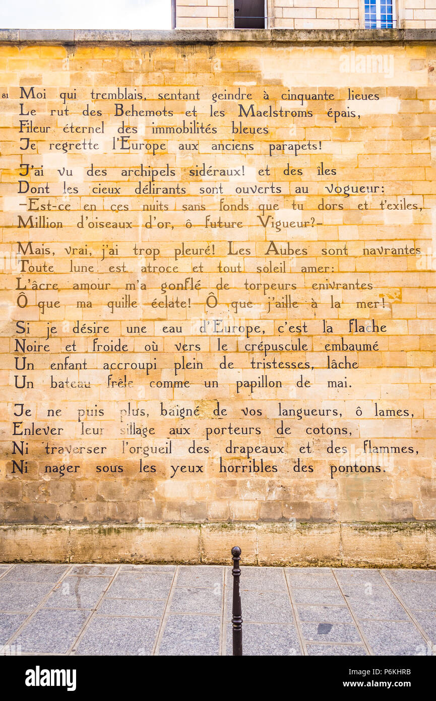 Le Bateau Ivre su una parete a Parigi, Francia Foto Stock