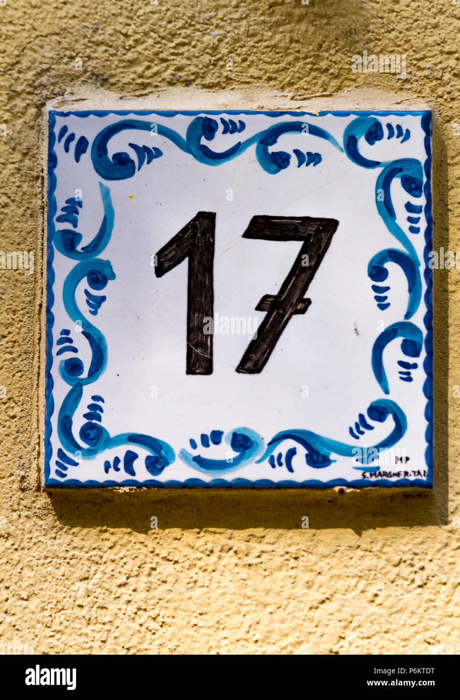 PORTOFINO, Italia - 29 Aprile 2017: Decorative street numero di targa da Portofino, Italia. Portofino è una delle più famose città di villeggiatura sulla Ital Foto Stock