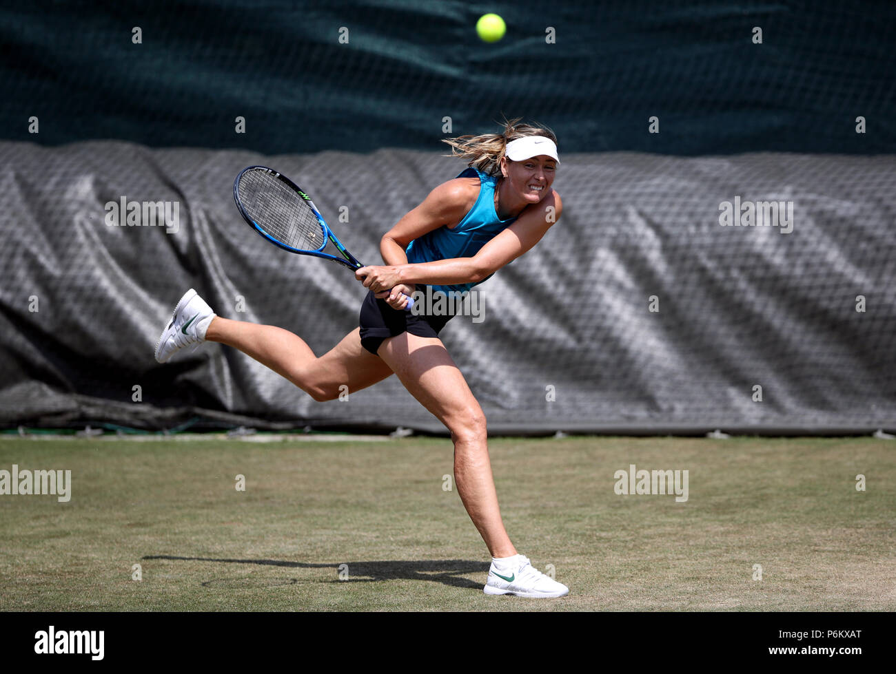 Maria Sharapova durante la pratica prima del 2018 campionati di Wimbledon al All England Lawn Tennis e Croquet Club, Wimbledon.at All England Lawn Tennis e Croquet Club, Wimbledon. Foto Stock