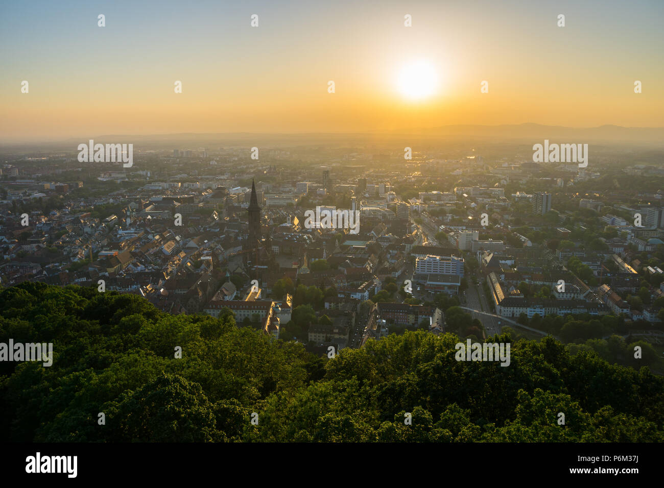 Germania, Golden Sunset over Freiburg im Breisgau Foto Stock