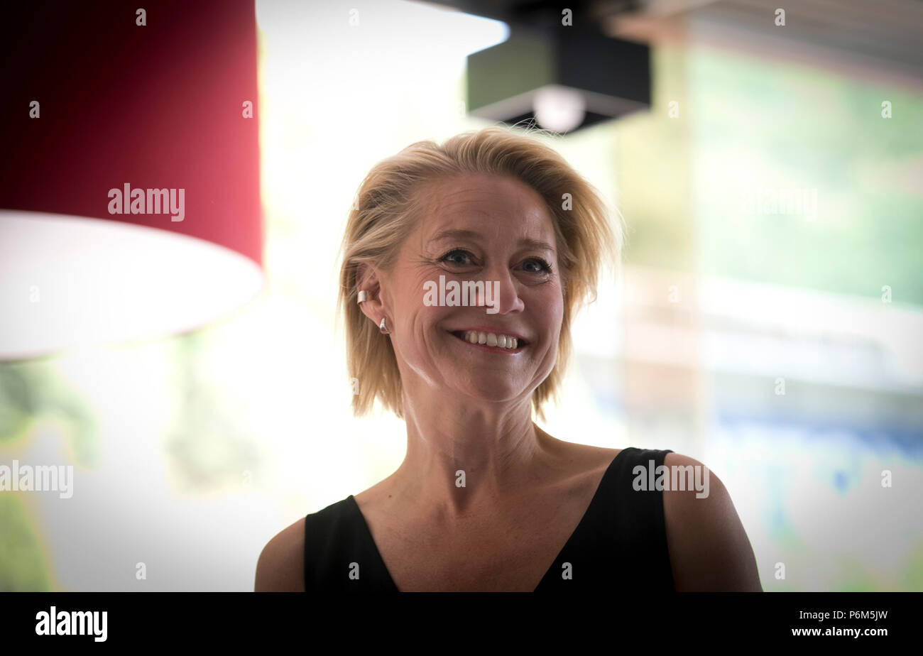 Attrice danese Trine Dyrholm assiste al KVIFF parlare durante la 53d Film Festival Internazionale di Karlovy Vary (KVIFF), nella Repubblica Ceca il 1 luglio 2018. (CTK foto/Katerina Sulova) Foto Stock