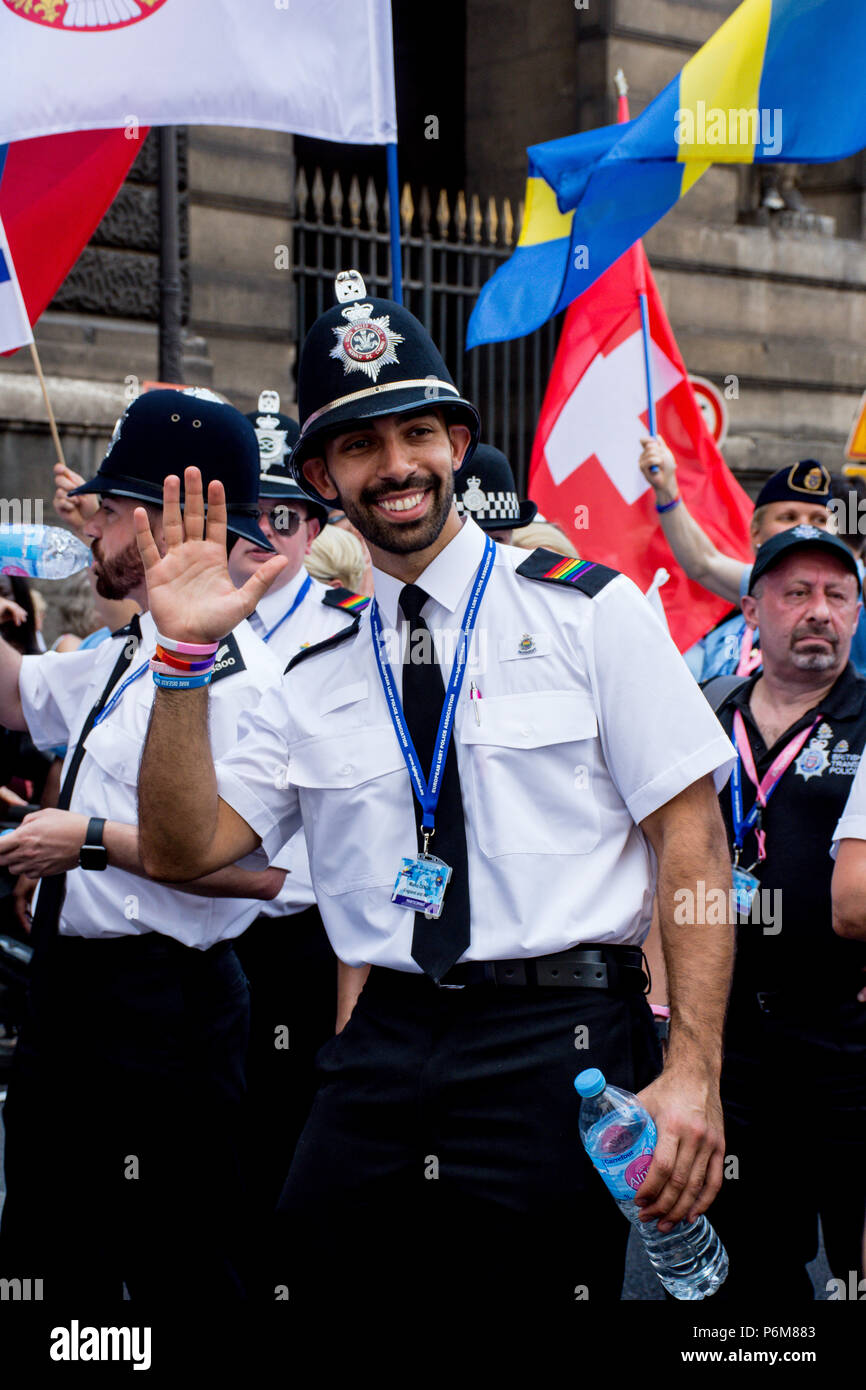 Parigi, Francia. 30 GIU, 2018. Celebrazioni in corso per la Parigi Pride Festival Credito: Ainsley Duyvestyn/Alamy Live News Foto Stock