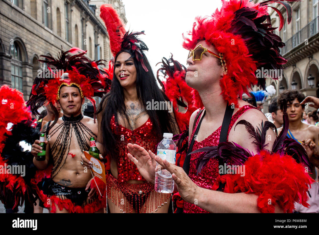 Parigi, Francia. 30 GIU, 2018. Celebrazioni in corso per la Parigi Pride Festival Credito: Ainsley Duyvestyn/Alamy Live News Foto Stock