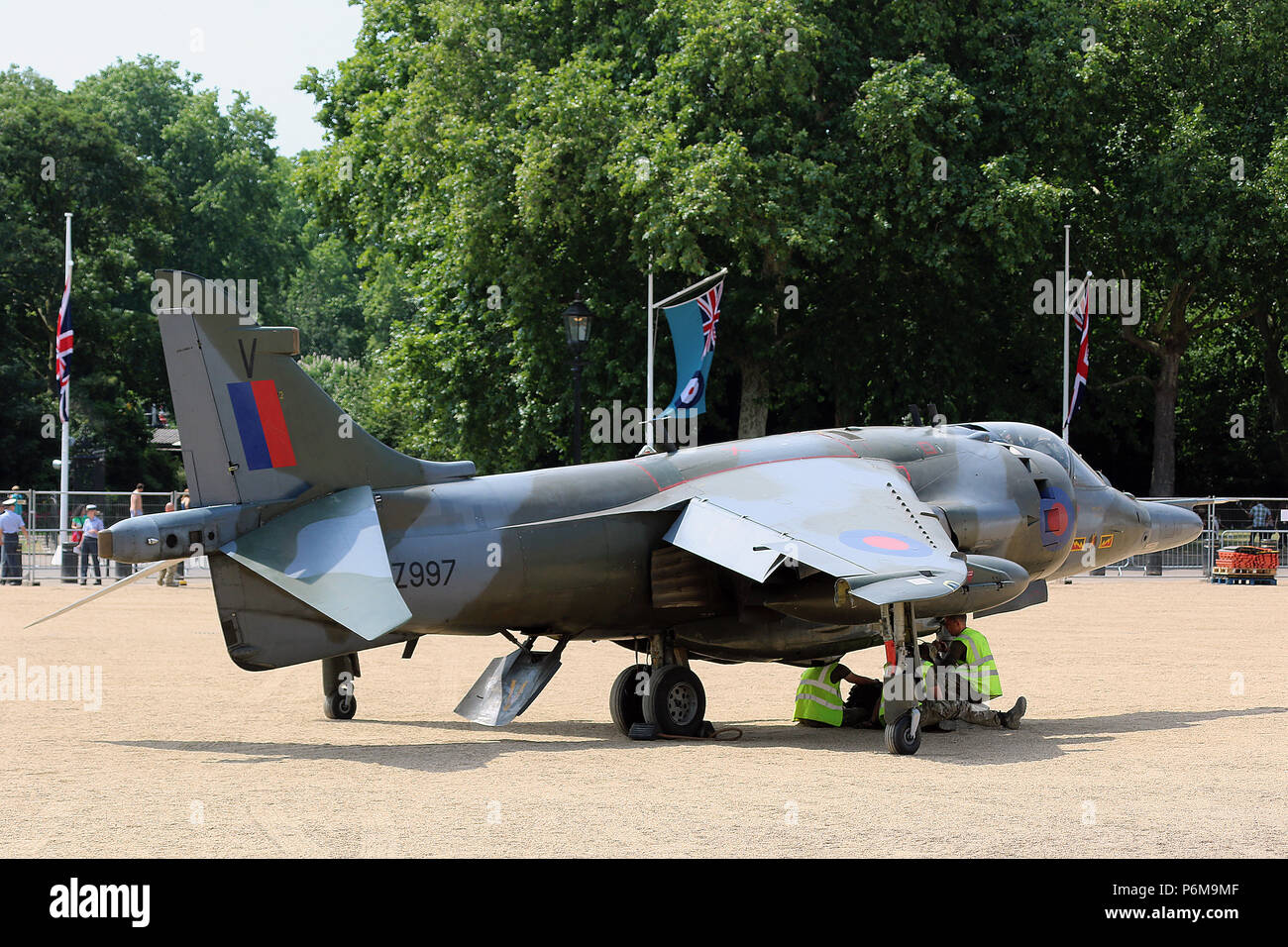 Londra, Regno Unito. 1 lug 2018. Hawker Siddeley Harrier GR3, RAF100 aeromobili in giro per Londra, Horse Guards, Whitehall, Westminster, Londra, UK, 01 luglio 2018, Foto di Richard Goldschmidt, per celebrare il centenario della Royal Air Force la RAF100 Tour di aeromobili è un visualizzatore pubblico iconica RAF aeromobile in città località di tutto il paese. Credito: ricca di oro/Alamy Live News Foto Stock