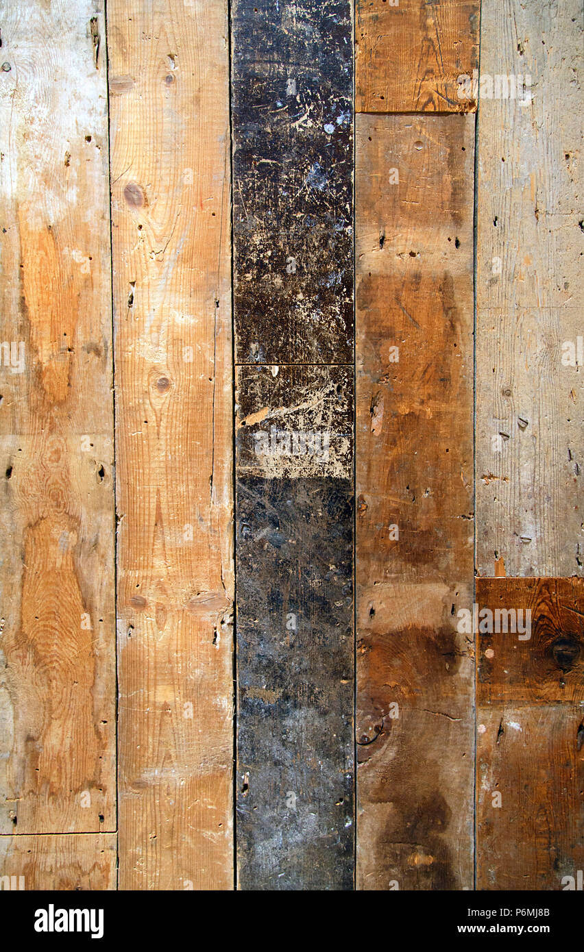 Colori ricchi in una grana di legno sullo sfondo di legno e tavole di legno per il rivestimento o rivestimento di pavimento. Foto Stock