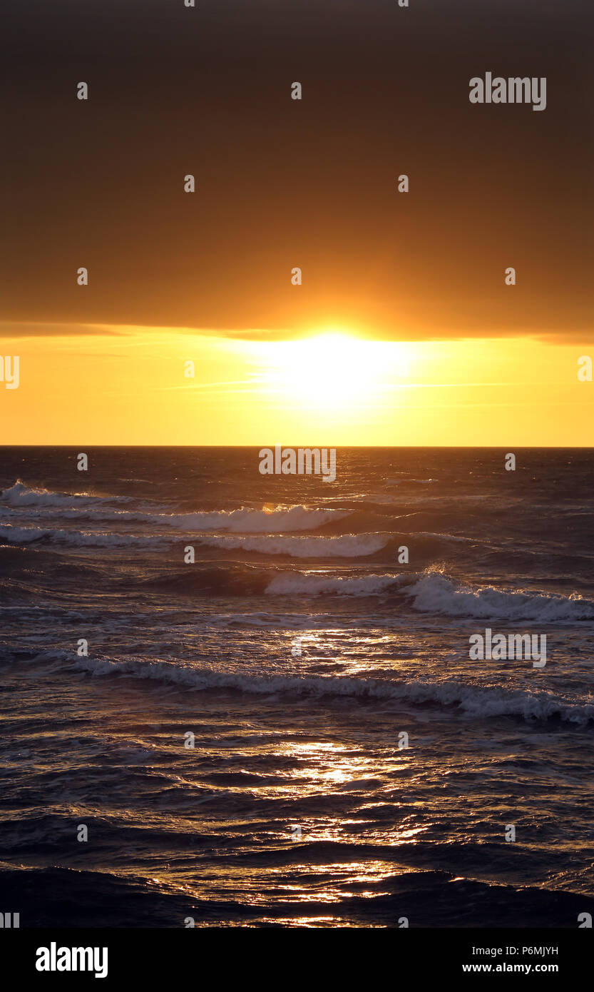 Warnemuende, tramonto sul mar Baltico Foto Stock