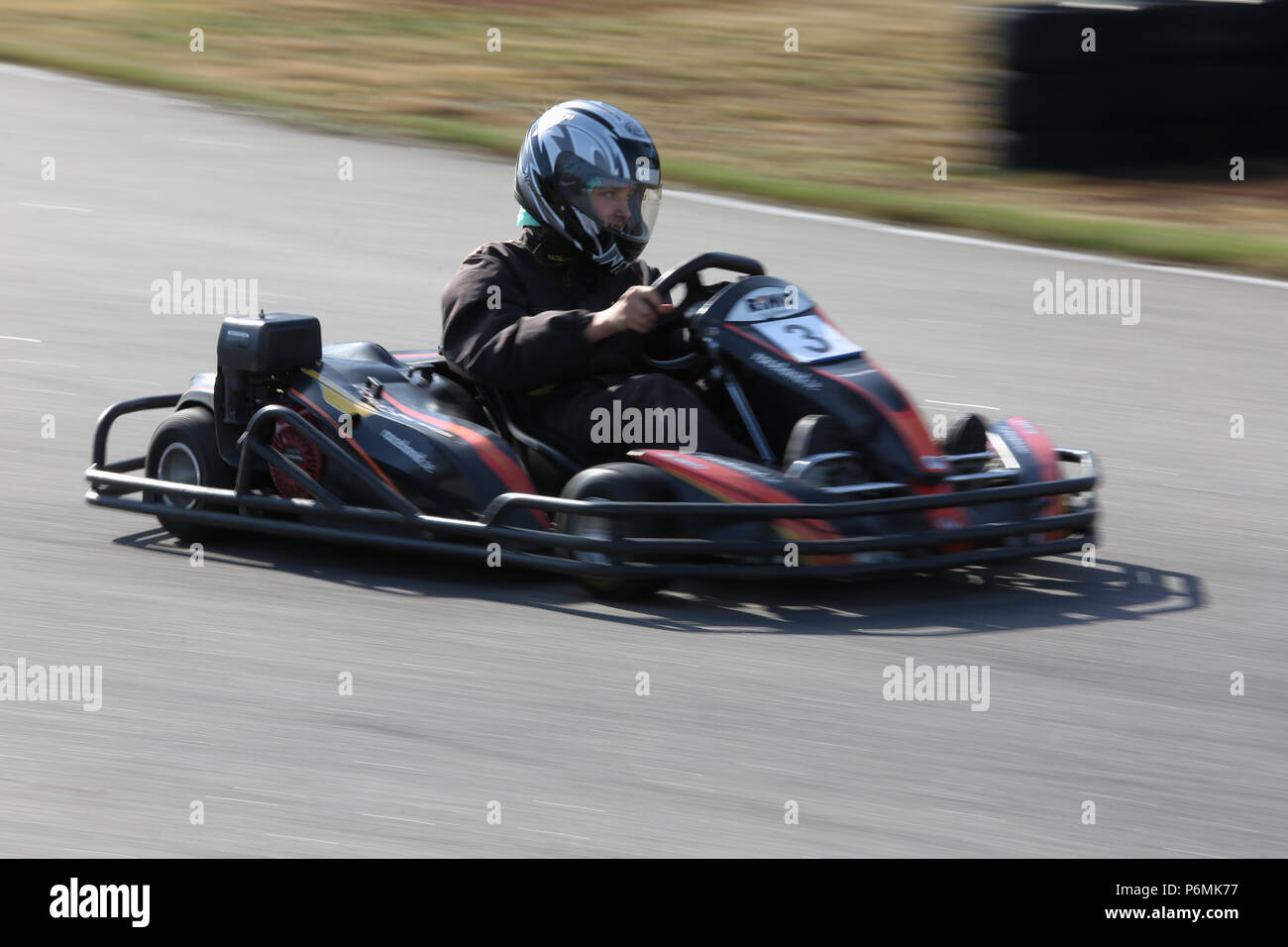 Hovmantorp, Svezia, adolescente è la guida kart Foto Stock