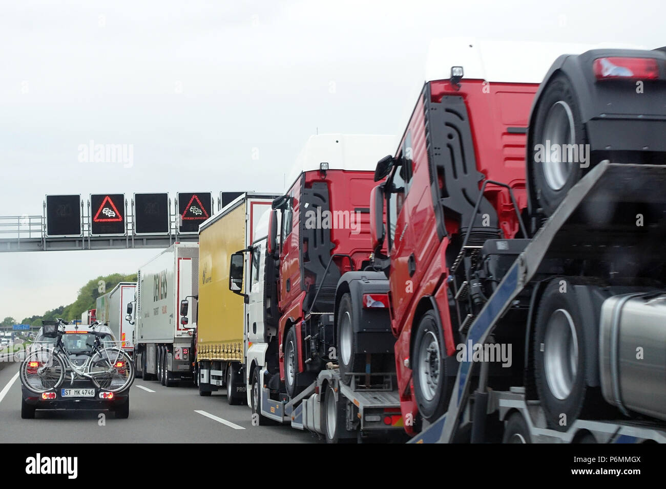 Civitanova Marche, Italia, carrello Marmellata di traffico sulla A10 verso sud Foto Stock