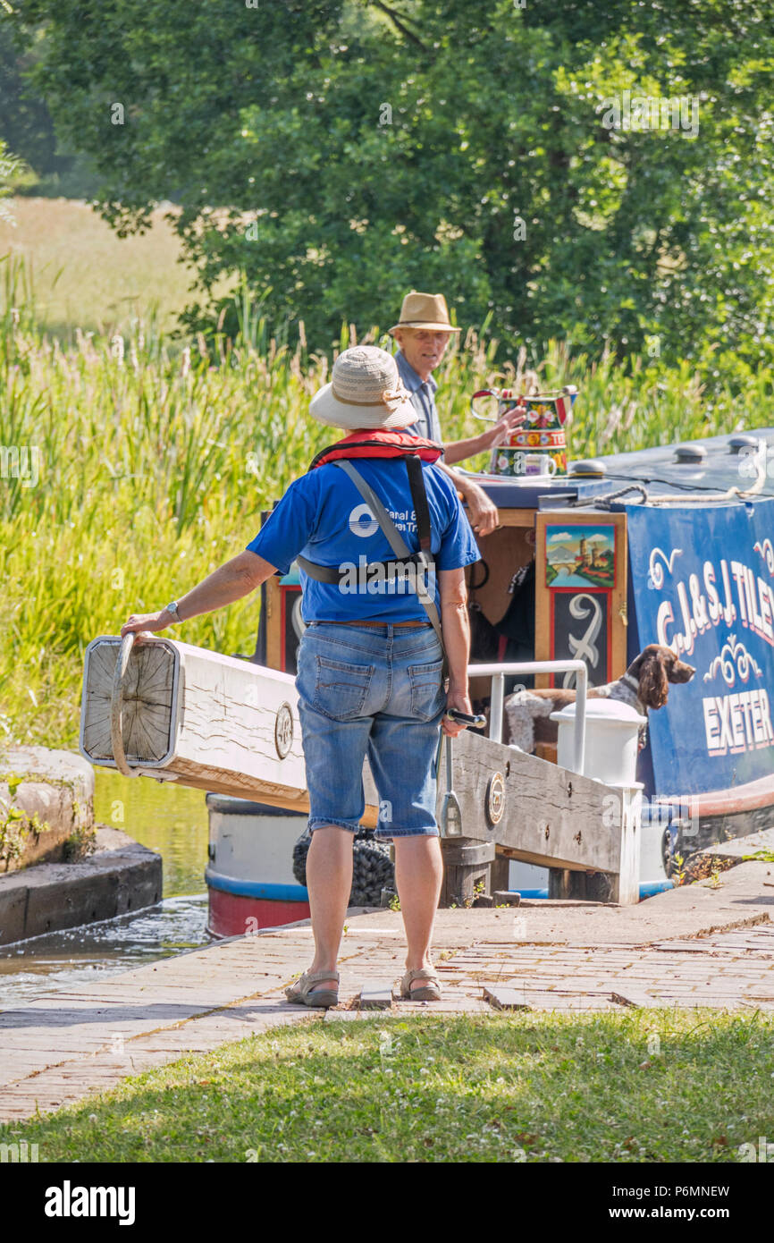 Sul canale e sul fiume volontario di fiducia sulla Worcester e Birmingham canal vicino Tardebigge, Worcestershire, England, Regno Unito Foto Stock