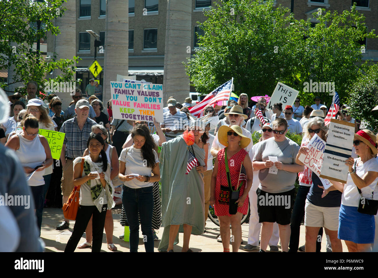 Le famiglie appartengono insieme Rally. La Columbia, MO, Giugno 30, 2018 Foto Stock