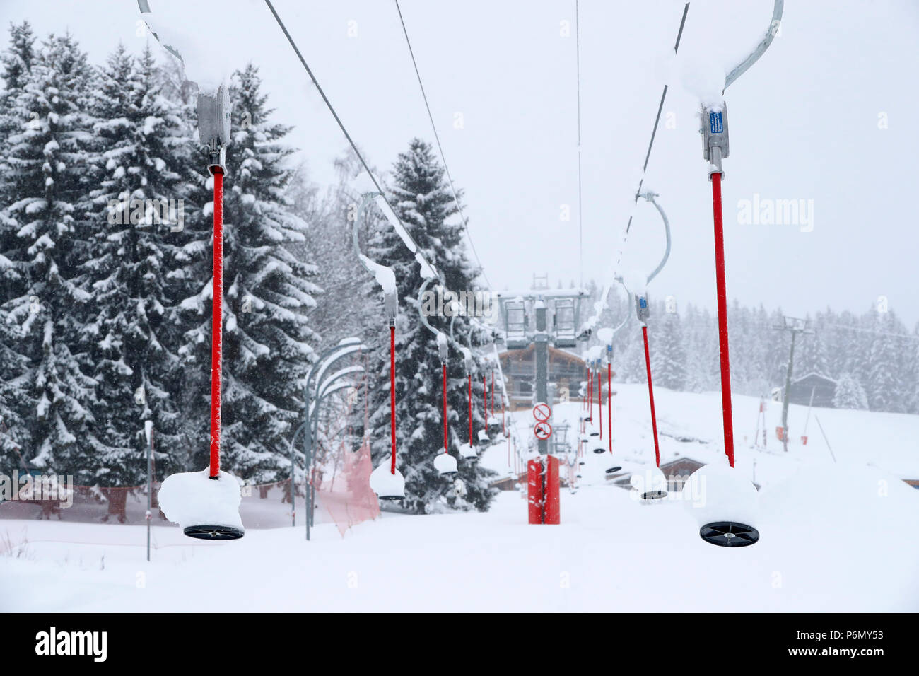 Sulle Alpi francesi. Del massiccio del Monte Bianco. Ski lift. Saint-Gervais. La Francia. Foto Stock