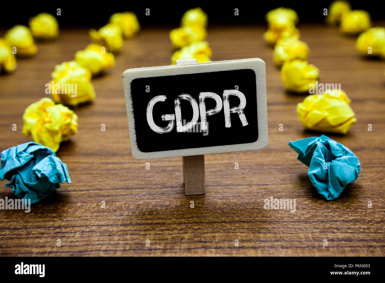 Conceptual la scrittura a mano che mostra il PILR. Business photo presentazione generale della protezione dei dati il Regolamento privacy leggi UE conformità idea creativa proprie della carta Foto Stock
