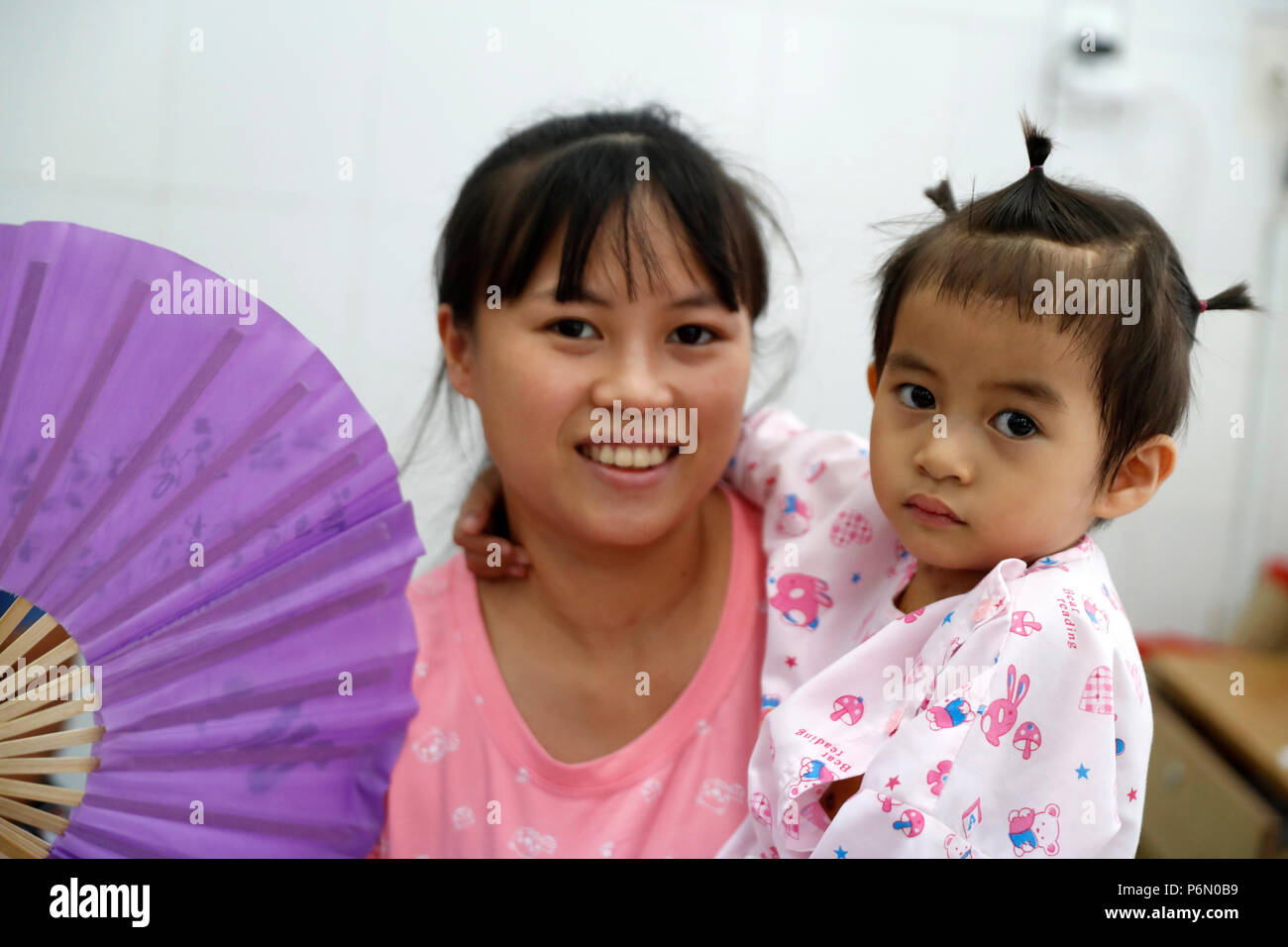 Duc Tam Cardiologia Ospedale. Il bambino soffre di malattie del cuore. Ho Chi Minh City. Il Vietnam. Foto Stock