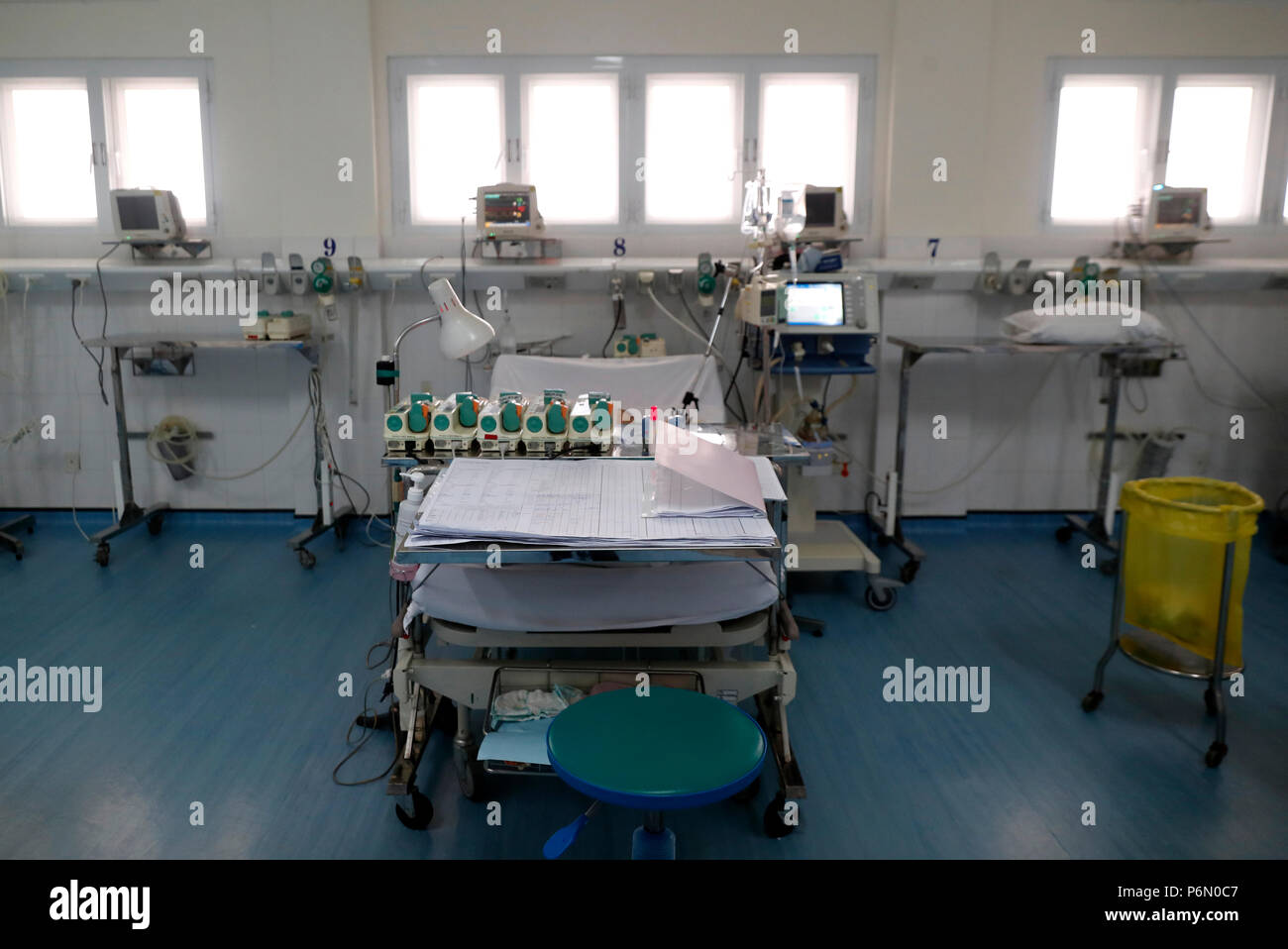 Duc Tam Cardiologia Ospedale. Bambini vietnamiti affetti da malattie di cuore. Unità di cura intensiva. Ho Chi Minh City. Il Vietnam. Foto Stock