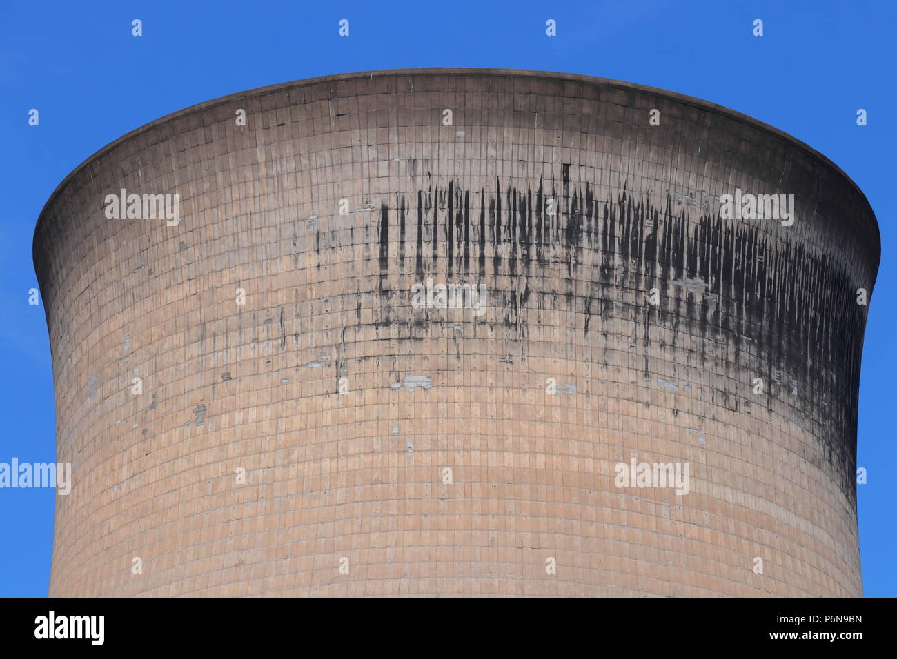 Una torre di raffreddamento previsto per i lavori di demolizione a Ferrybridge Power Station nel West Yorkshire Foto Stock