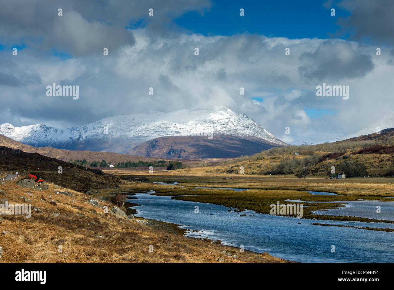 Beinn Damh da Tornapress vicino alla testa di Loch Kishorn, regione delle Highlands, Scotland, Regno Unito Foto Stock