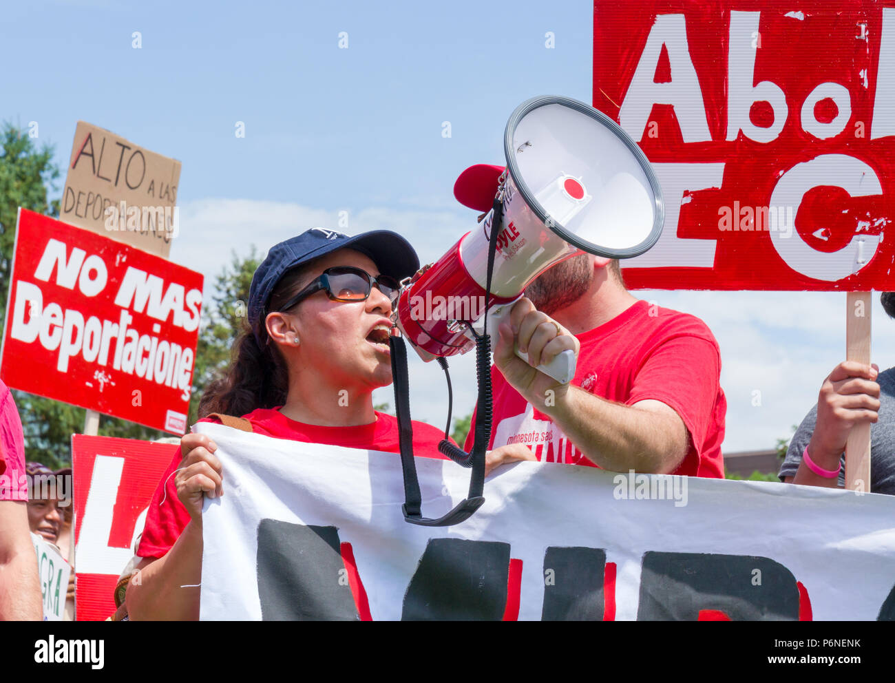 MINNEAPOLIS, MN/STATI UNITI D'America - 30 giugno 2018: Unidentified individui che partecipano nelle famiglie appartengono insieme marzo. Foto Stock