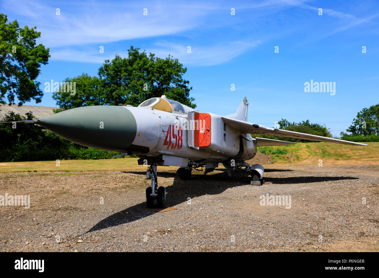 Il russo Mikoyan Gurevich Mig 23ML "Flogger" a Newark air museum, Newark upon Trent, Nottinghamshire, Inghilterra Foto Stock