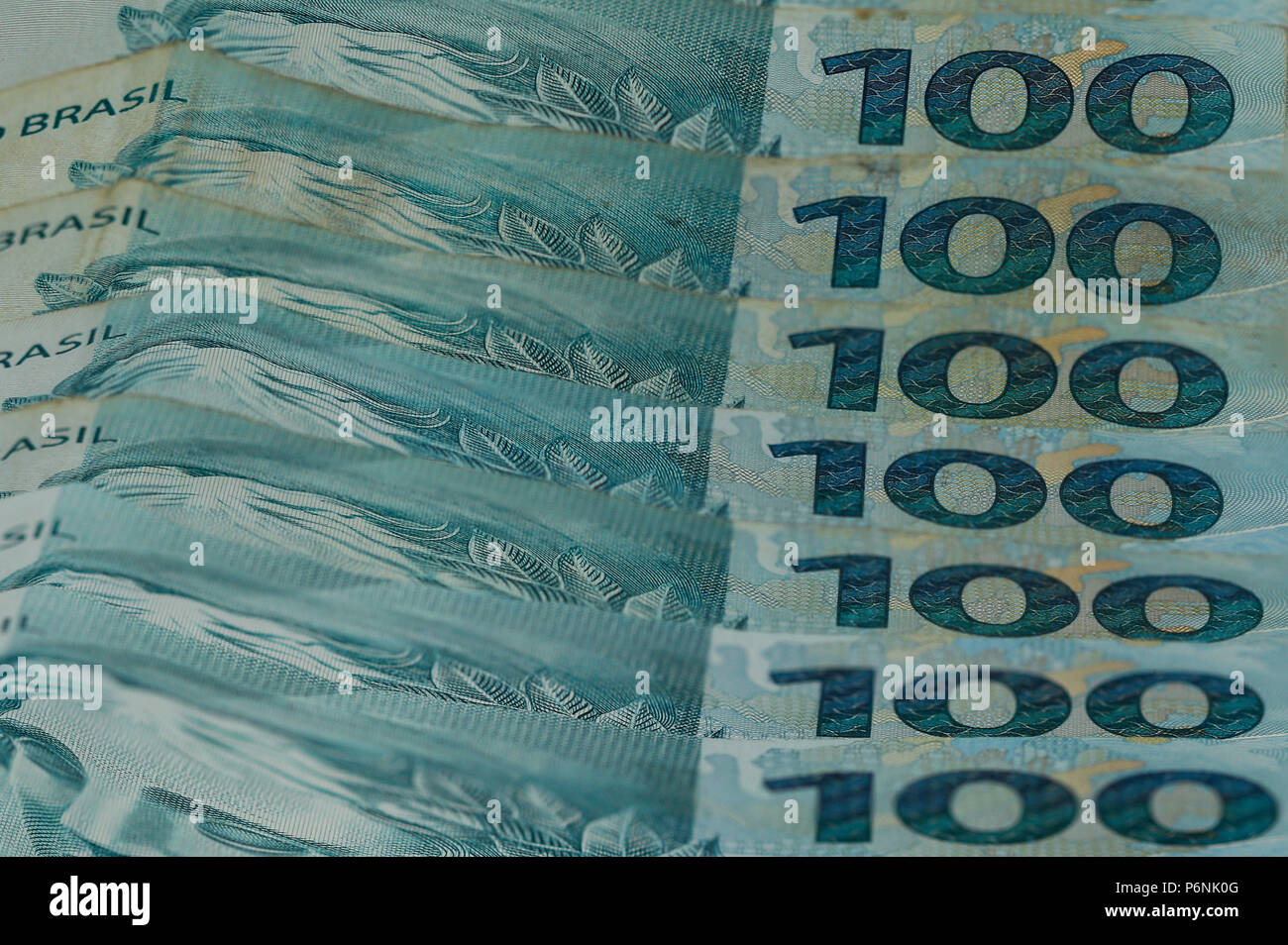 100 Denaro Reale Note dal Brasile. Brasiliano di denaro. Immagine di note di Real, la moneta ufficiale del Brasile dal 1994. Note di 100 Reais. Foto Stock