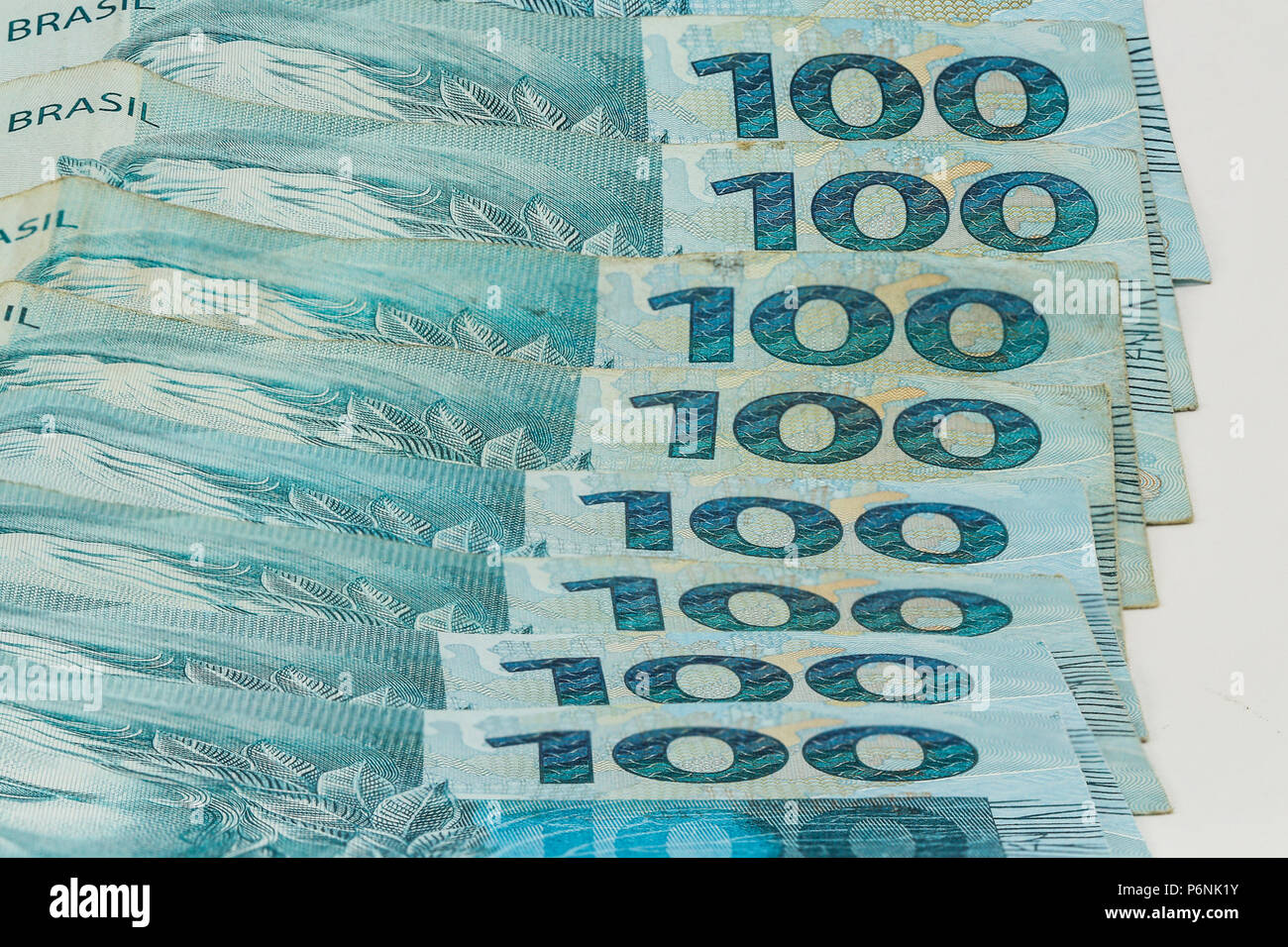 100 Denaro Reale Note dal Brasile. Brasiliano di denaro. Immagine di note di Real, la moneta ufficiale del Brasile dal 1994. Note di 100 Reais. Foto Stock