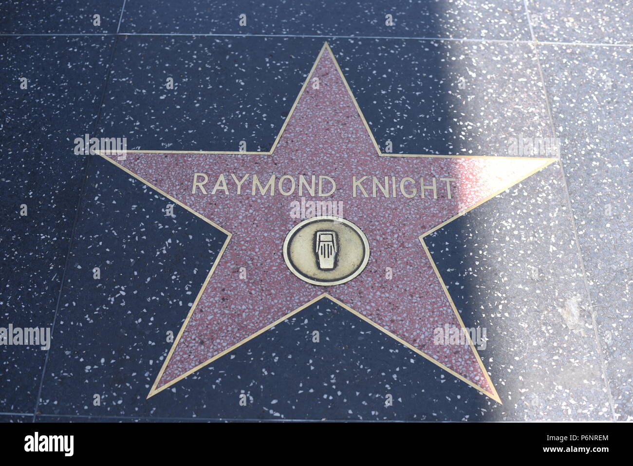 HOLLYWOOD, CA - 29 Giugno: Raymond Cavaliere della stella sulla Hollywood Walk of Fame in Hollywood, la California il 29 giugno 2018. Foto Stock