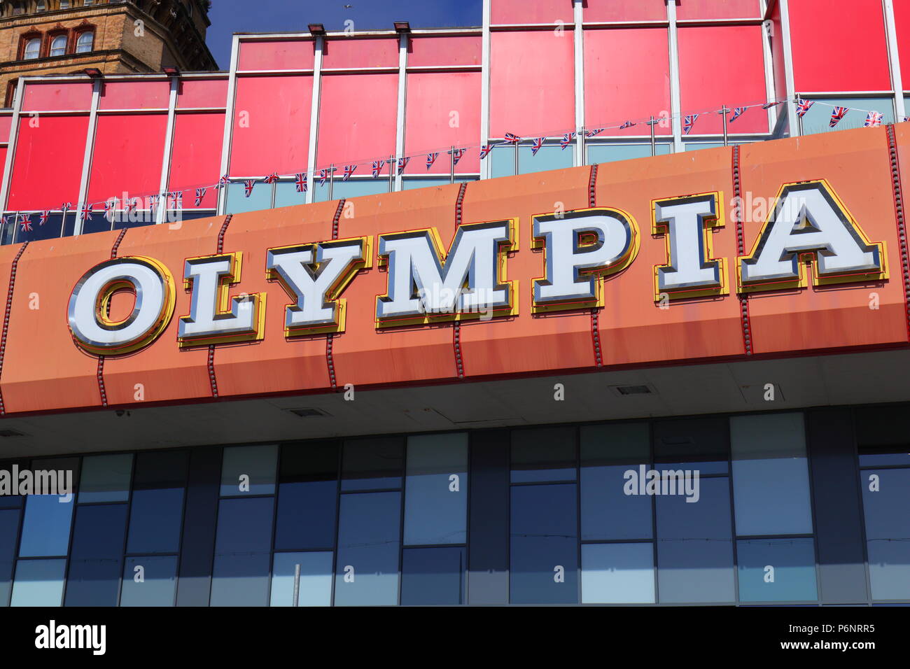 La parte anteriore di Olympia Tempo Libero divertimenti su Scarborough il fronte mare. Foto Stock