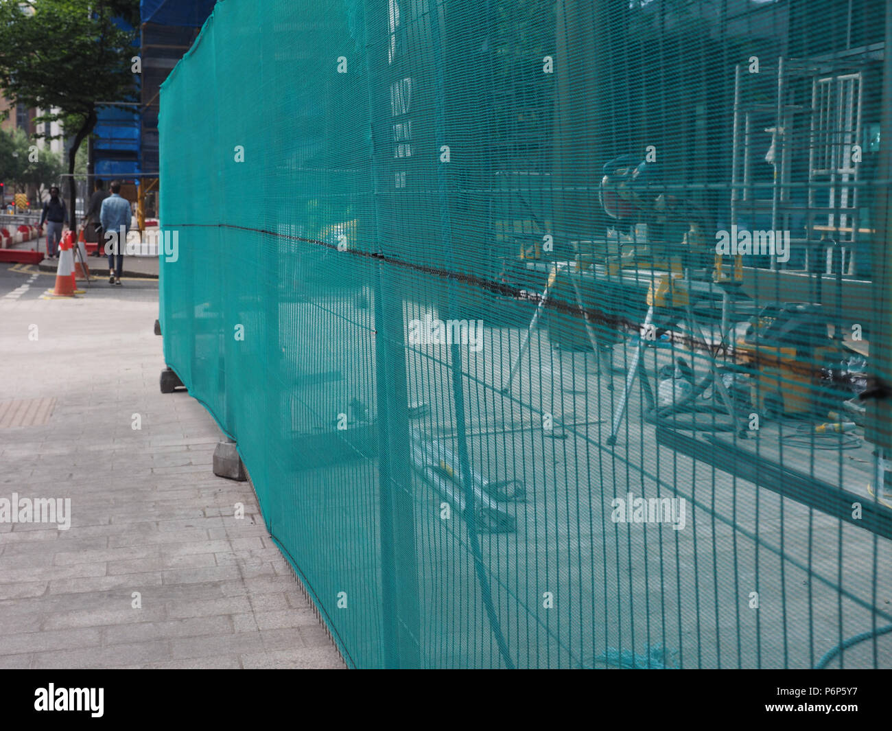 In nylon verde net in un sito in costruzione Foto Stock