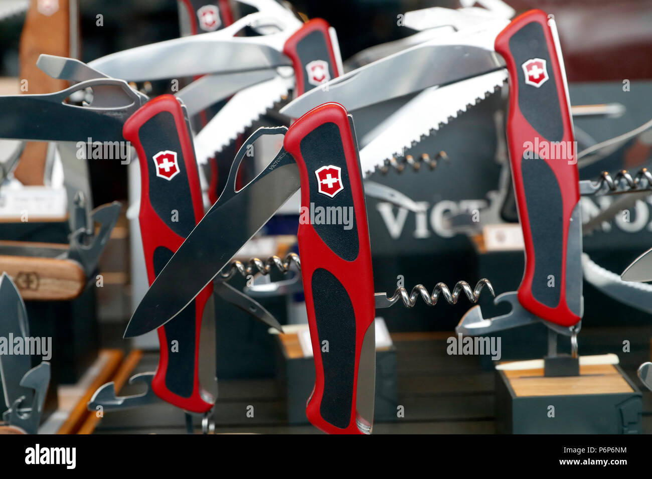Victorinox Swiss Army coltelli in vendita. Ginevra. La Svizzera. Foto Stock