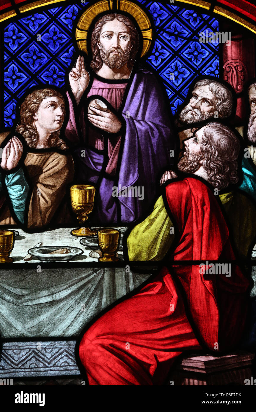La cattedrale di Basilea Minster. Finestra di vetro colorato. L'Ultima Cena è il pasto finale che Gesù condivise con i suoi Apostoli. La Svizzera. Foto Stock