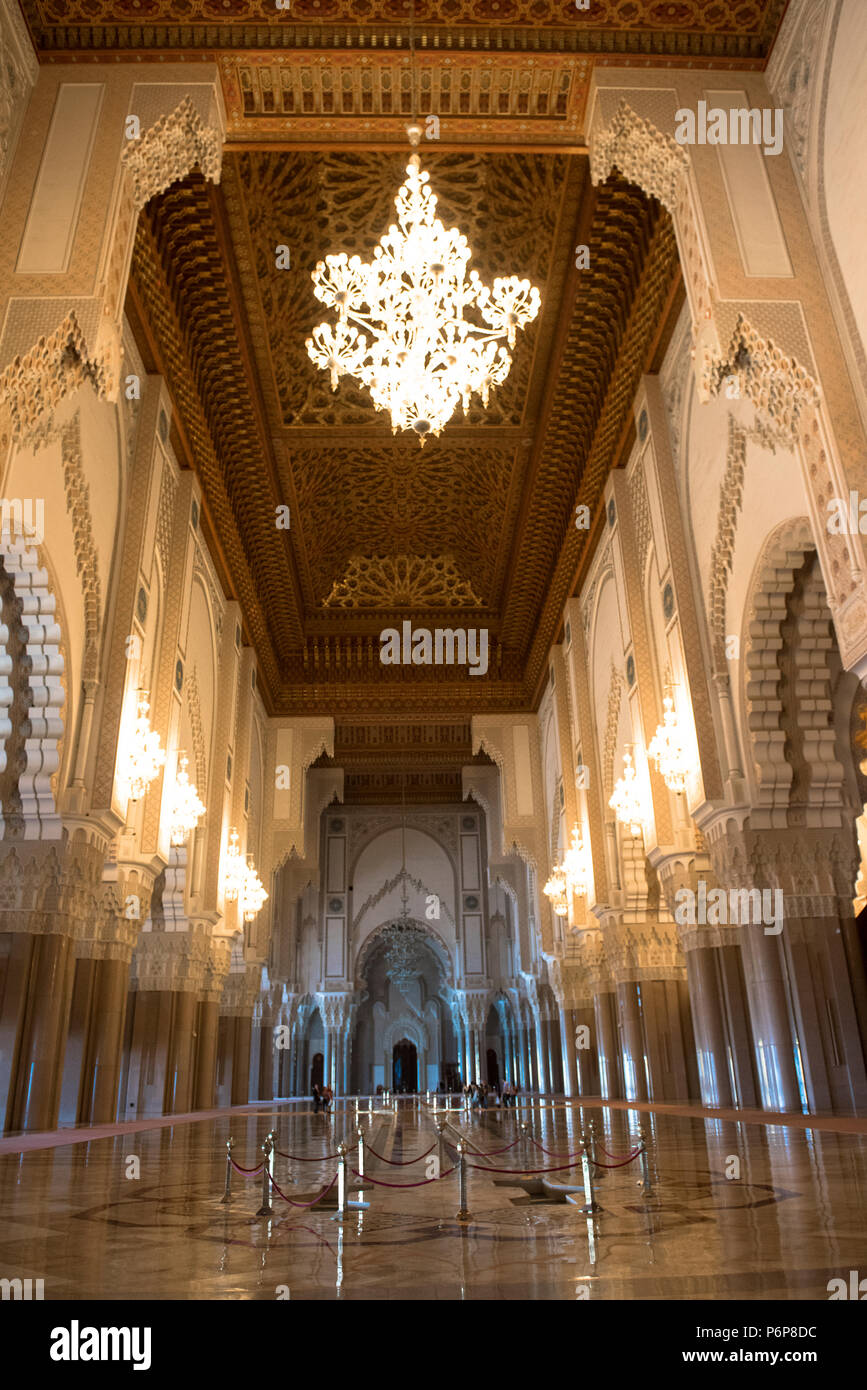 Salle de priÃ¨re de la MosquÃ©e Hassan II. Casablanca Maroc. Foto Stock