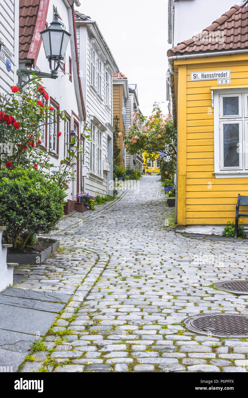 Lane nella città vecchia di Bergen con case in legno, Norvegia Foto Stock