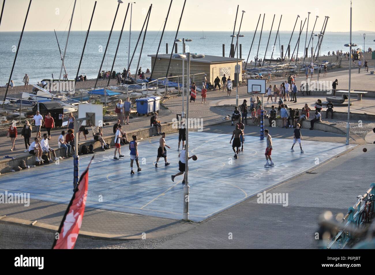 Brighton Seafront su una sera d'estate Foto Stock