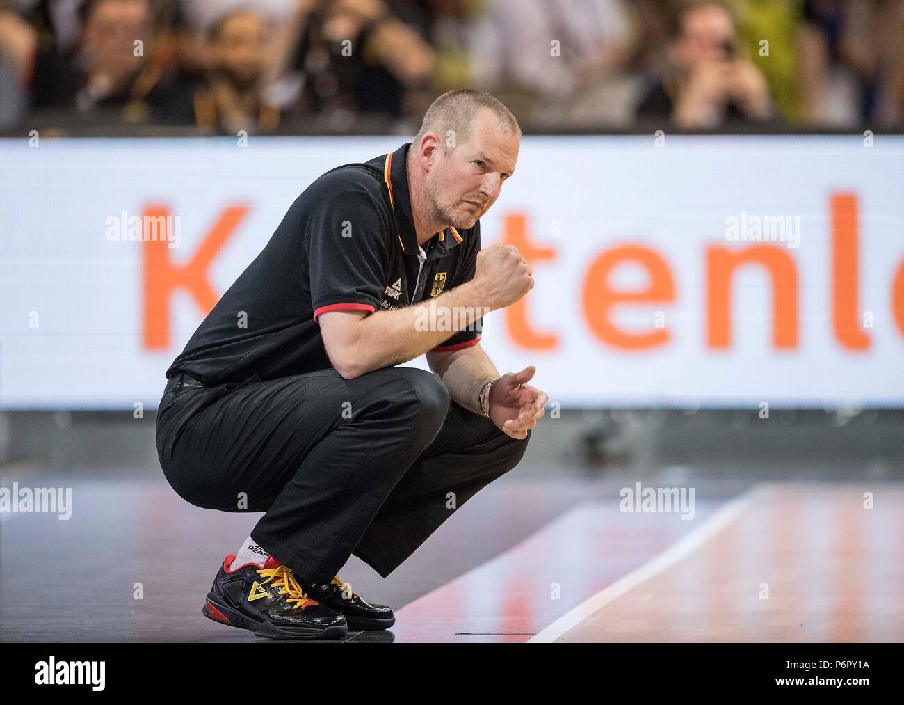 Bundescoach / pullman Henrik ROEDL (Rodl) (GER) aggraffaggio è di suo pugno il basket per la qualificazione della Coppa del Mondo, Germania (GER) - Austria (AUT) 85:63, su 29.06.2018 in Braunschweig / Germania. | Utilizzo di tutto il mondo Foto Stock