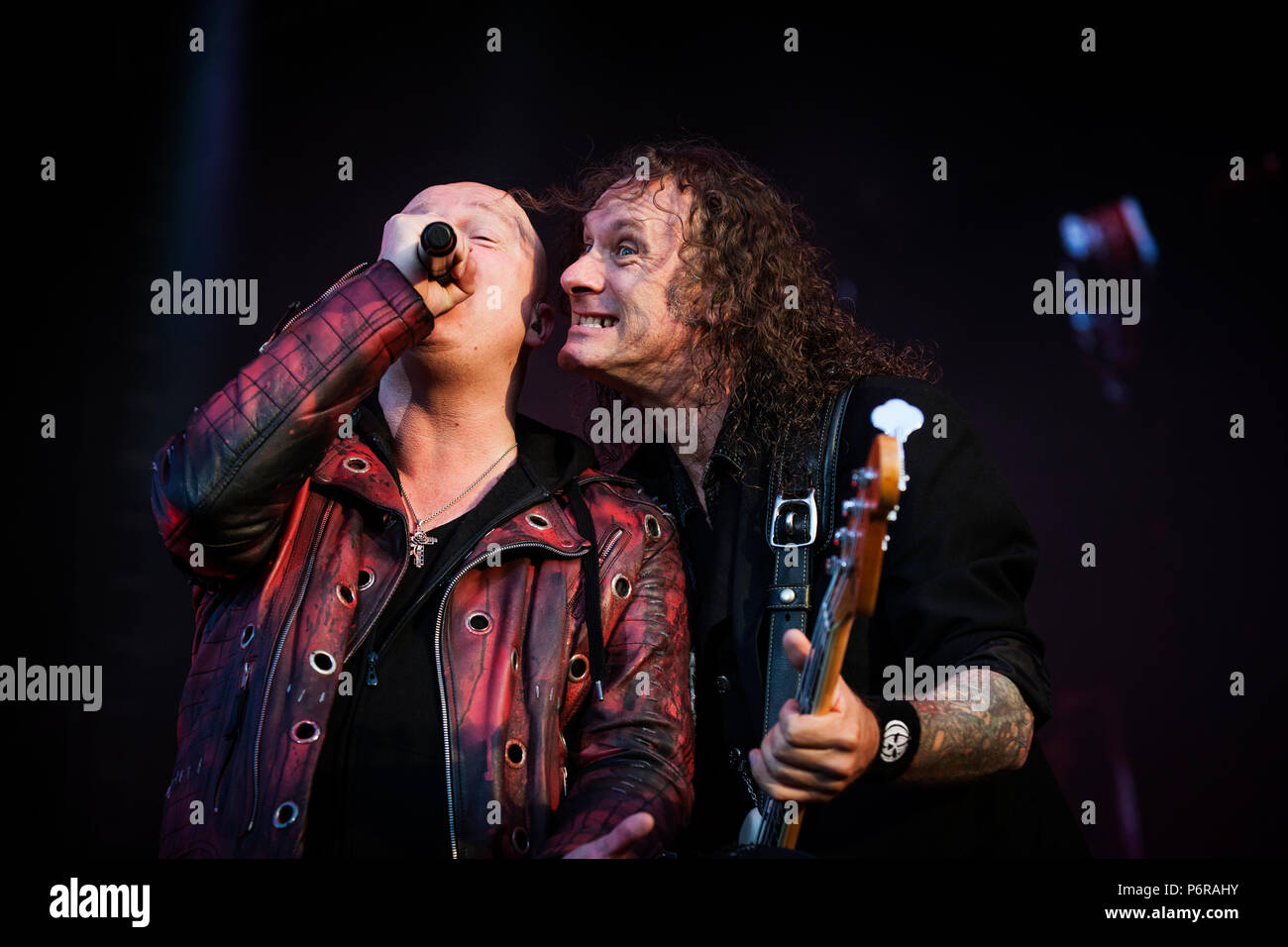 Danimarca Copenhagen - Giugno 23, 2018. Il tedesco speed metal band Helloween esegue un concerto dal vivo durante il danese heavy metal festival Copenhell 2018 a Copenaghen. Qui il bassista Markus Grosskopf è visto dal vivo sul palco con il cantante Michael Kiske. (Photo credit: Gonzales Photo - Christian Hjorth). Foto Stock