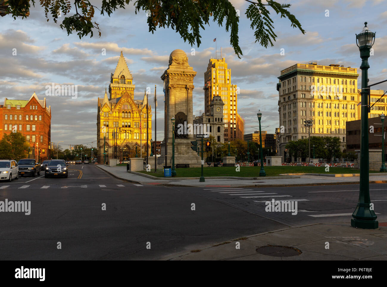 Syracuse, New York: Tramonto skyline di Siracusa intorno a Clinton Square. Foto Stock