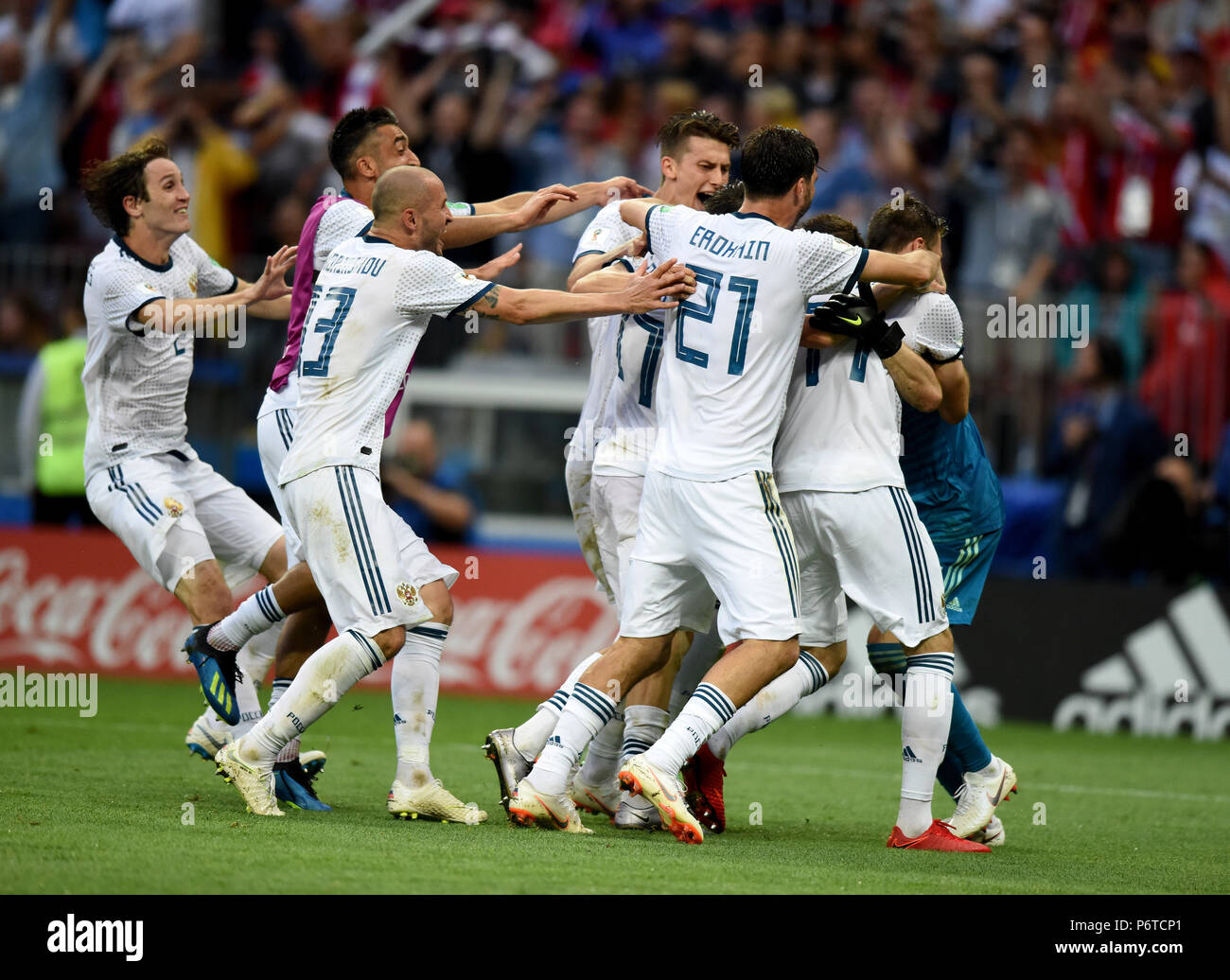 Mosca, Russia - Luglio 1, 2018. Nazionale Russa celebra la qualificazione alla World Cup 2018 quarti di finale dopo tiri di rigore nella partita contro il Foto Stock