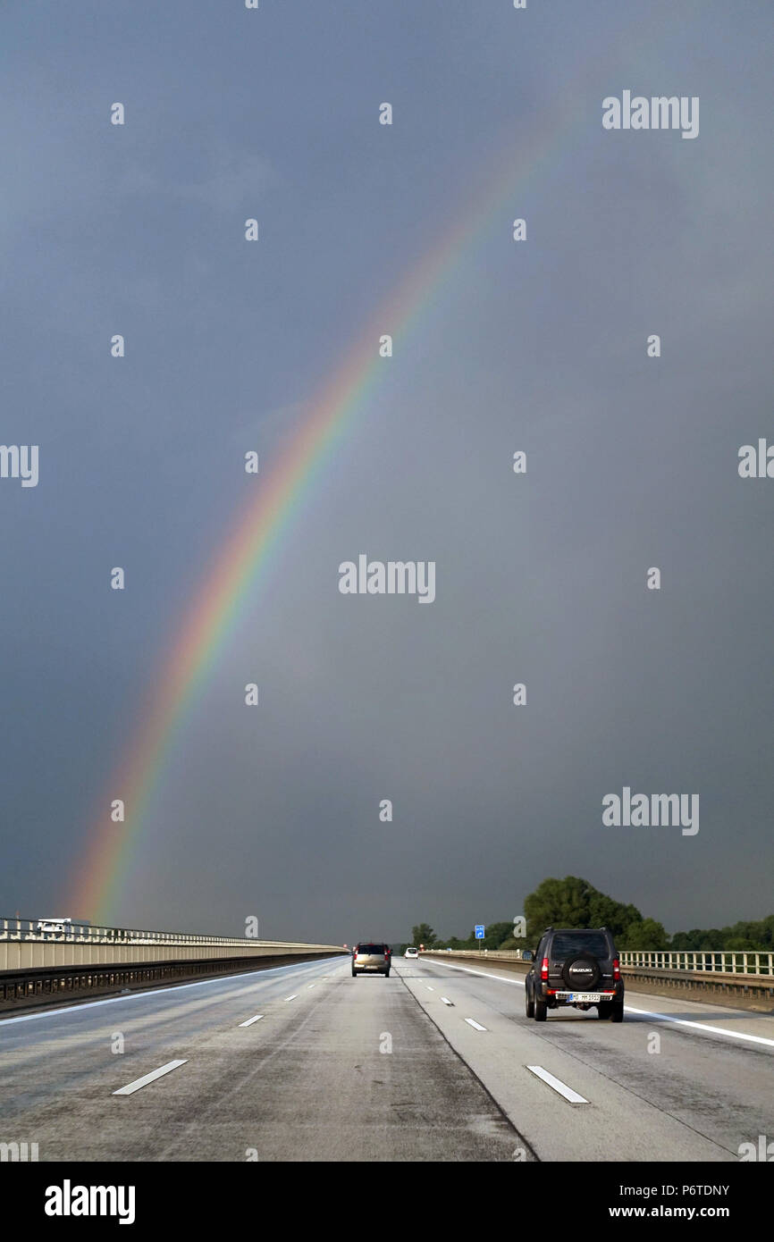 Magdeburg, Germania, rainbow su A2 Foto Stock