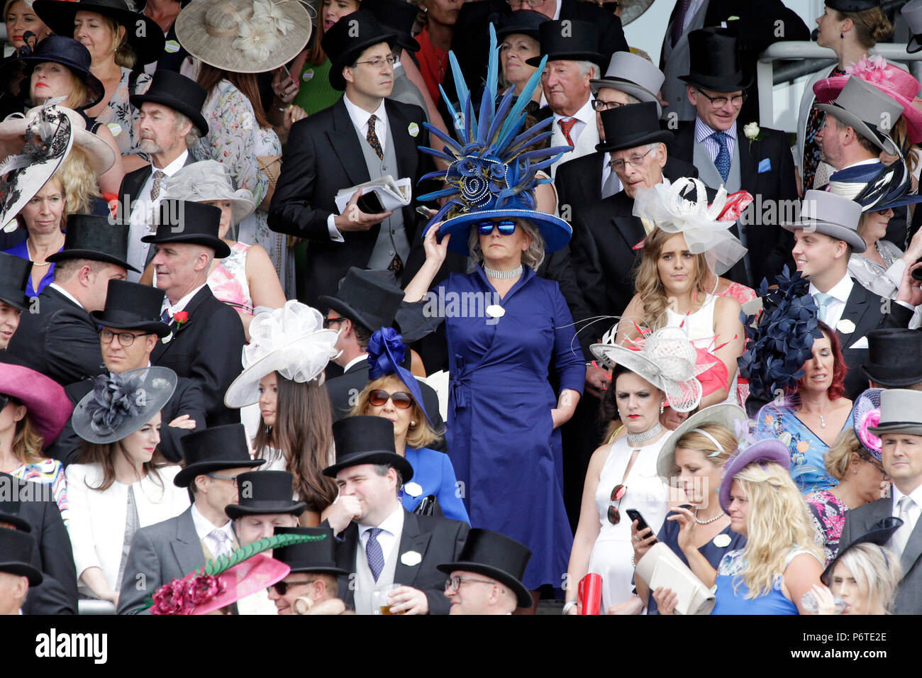 Royal Ascot, pubblico al Racecourse Foto Stock