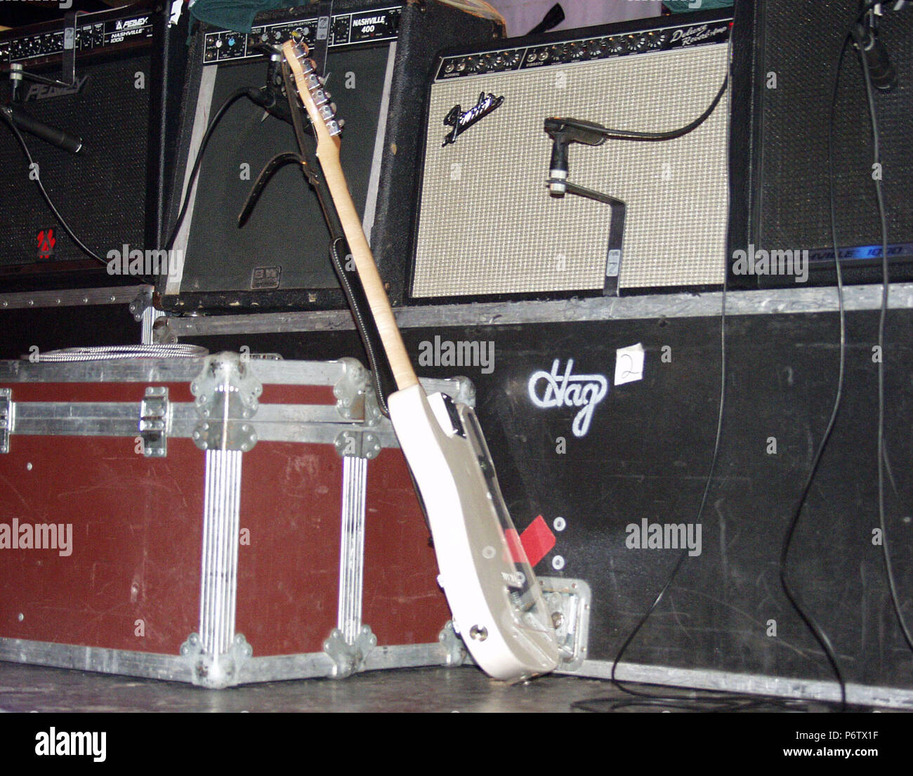 Atene, GA - 13 febbraio: *Esclusiva* palco allestito come paese leggenda della musica Merle Haggard esegue al Georgia Theatre di Atene, la Georgia il 13 febbraio 2002. Credito: Chris McKay / MediaPunch Foto Stock