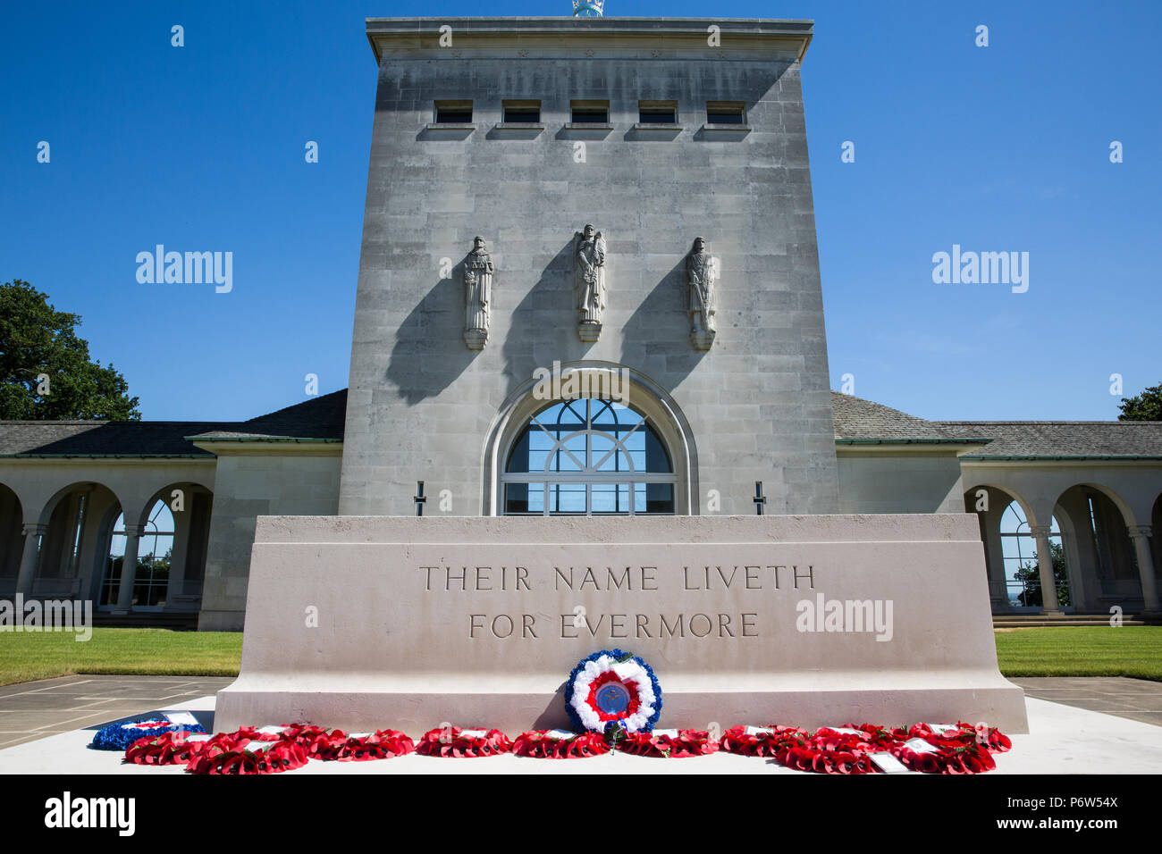 Englefield Green, Regno Unito. 2 Luglio, 2018. Il Runnymede Air Forces Memorial, progettato da Sir Edward Maufe in pietra di Portland, commemora le donne e gli uomini Foto Stock