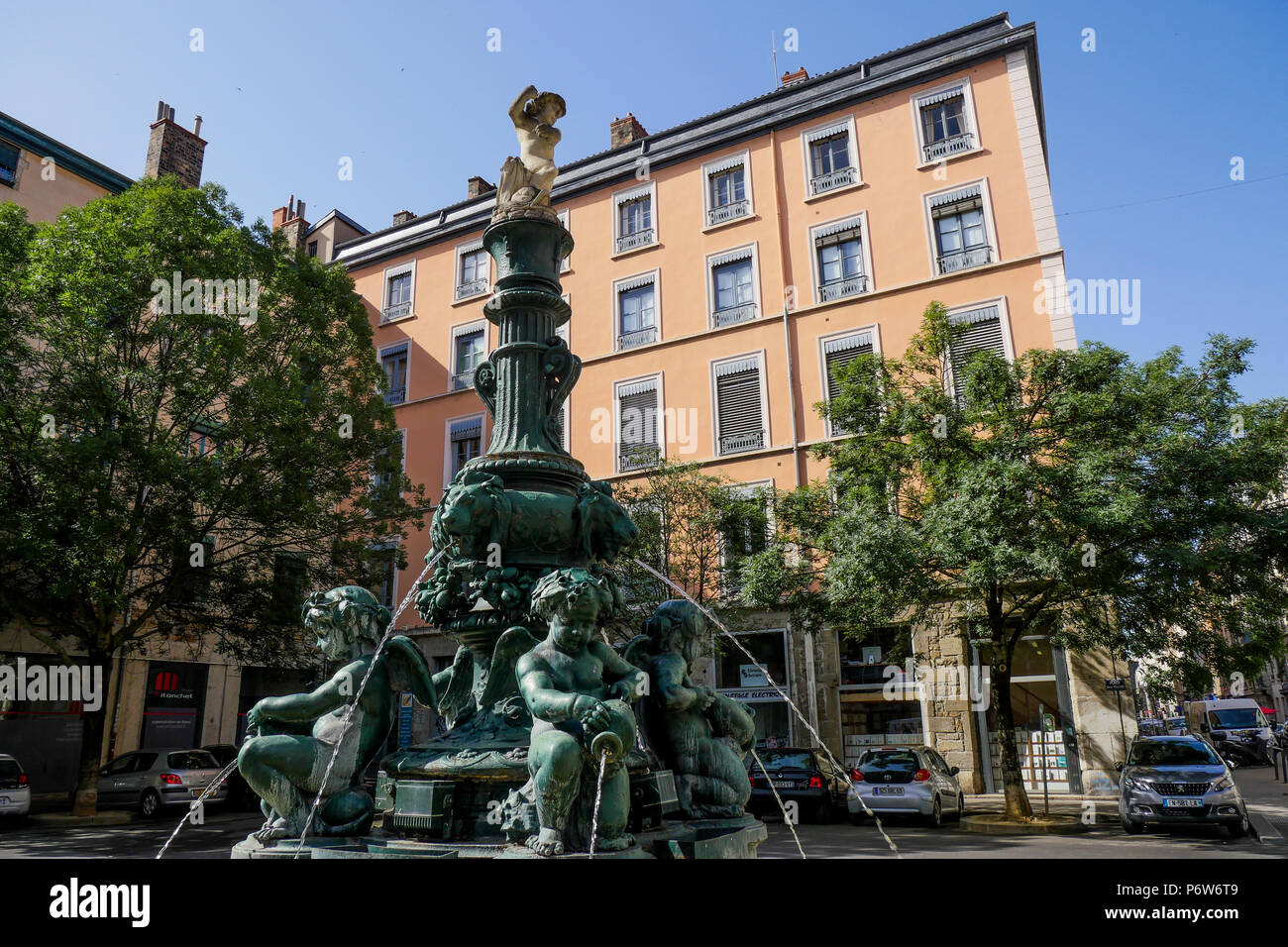 Fontana di bronzo regolate su Vollon square, Lione, Francia Foto Stock